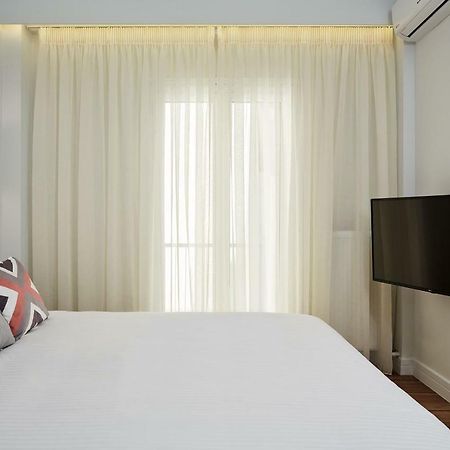 Luxurious Spacious Apt Next To Hilton Hotel Athens Exterior photo