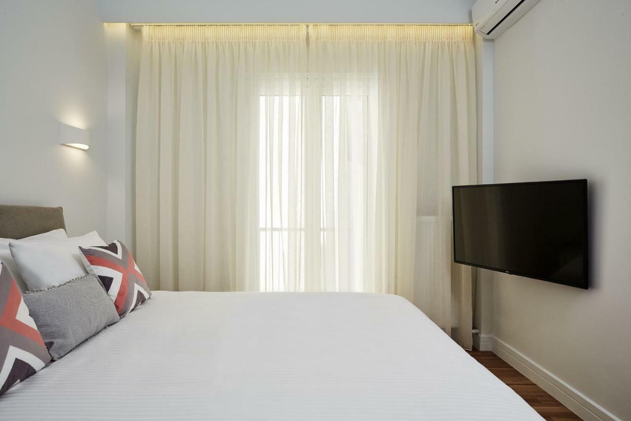 Luxurious Spacious Apt Next To Hilton Hotel Athens Exterior photo