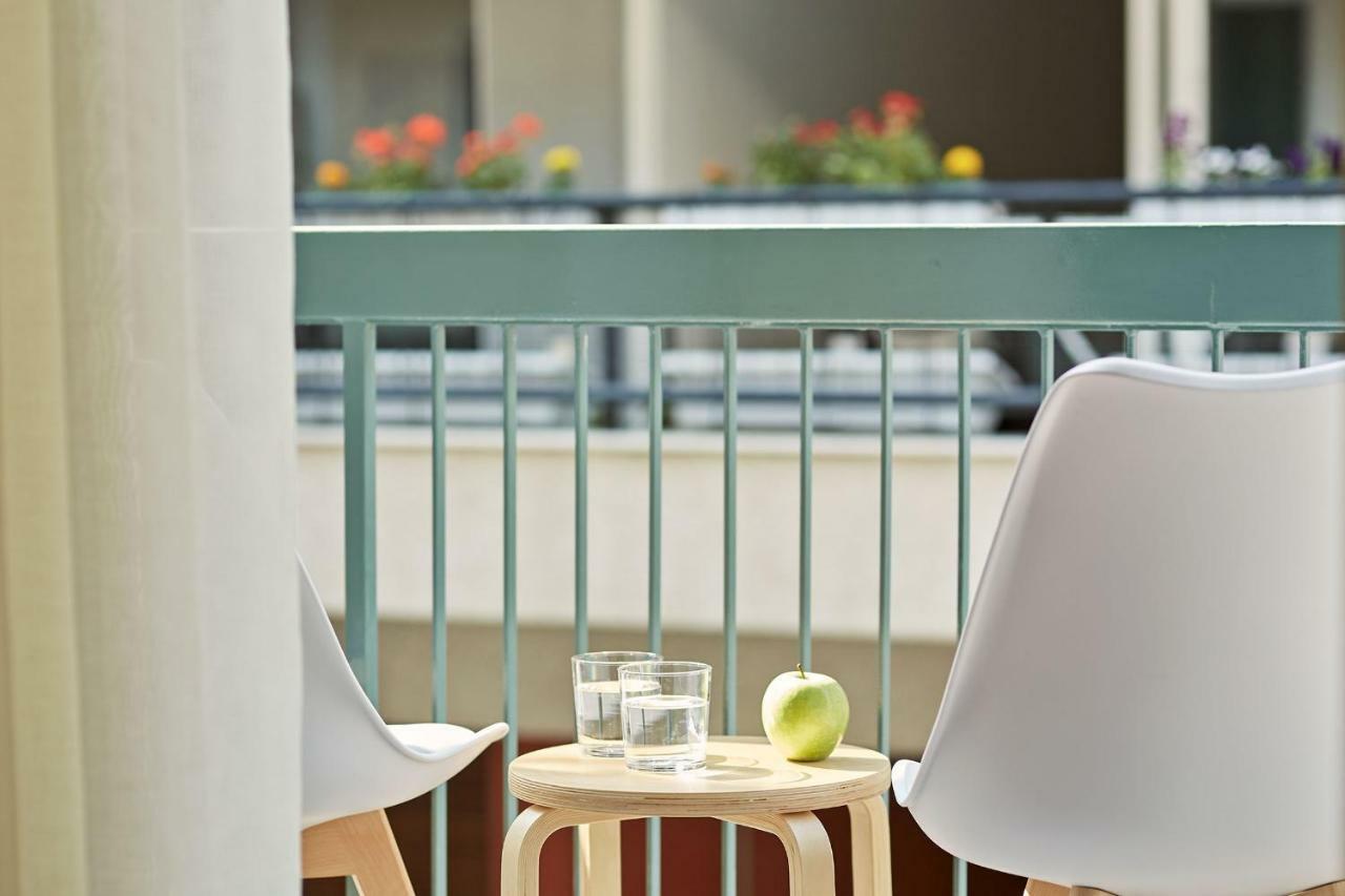 Luxurious Spacious Apt Next To Hilton Hotel Athens Exterior photo
