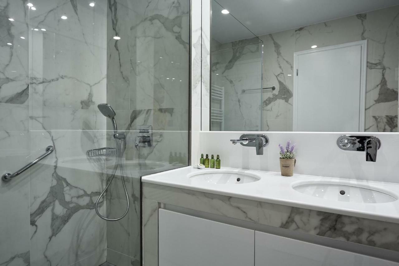 Luxurious Spacious Apt Next To Hilton Hotel Athens Exterior photo