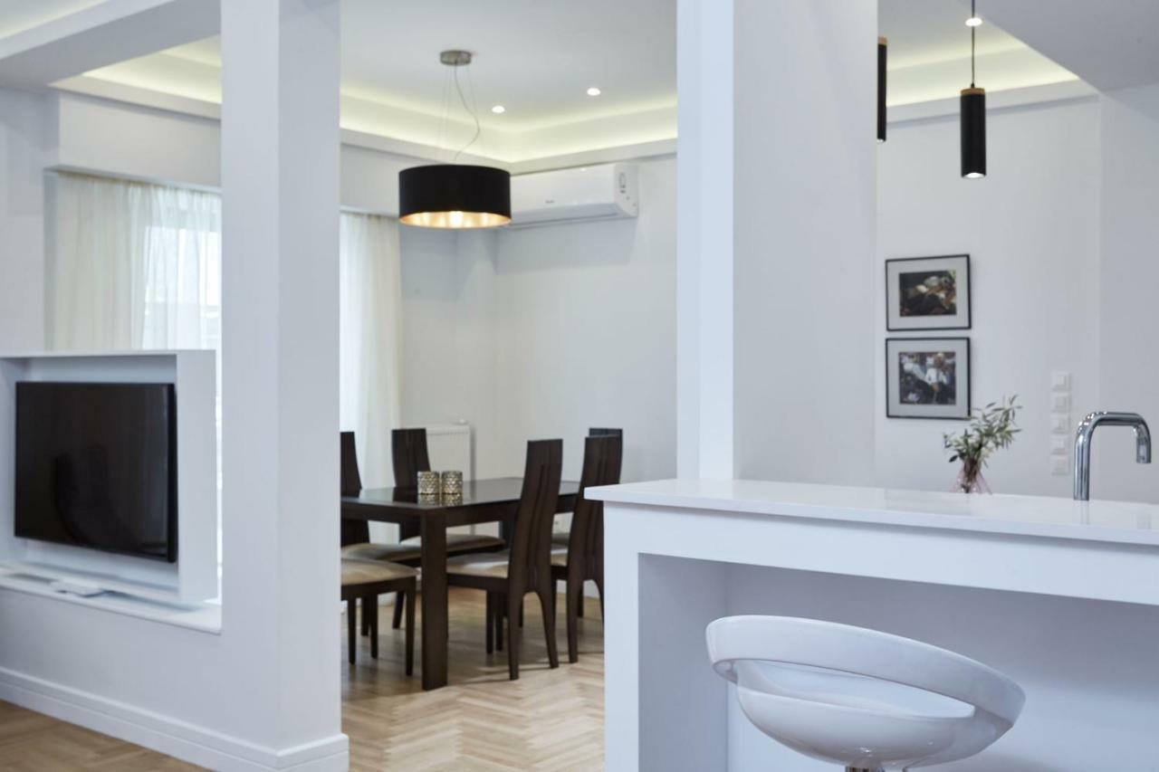 Luxurious Spacious Apt Next To Hilton Hotel Athens Exterior photo