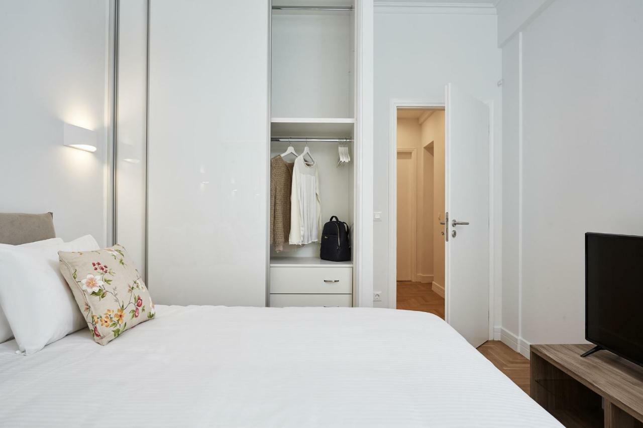 Luxurious Spacious Apt Next To Hilton Hotel Athens Exterior photo